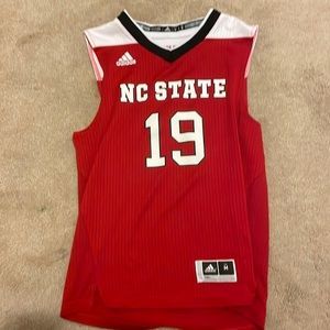 Youth medium. Ncsu basketball jeresy. Barely worn.